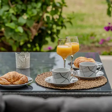 Апартаменты Con Terraza En Primera Linea El Duque, Altamira Адехе