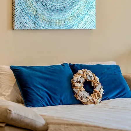 Luxury On The * アデヘ