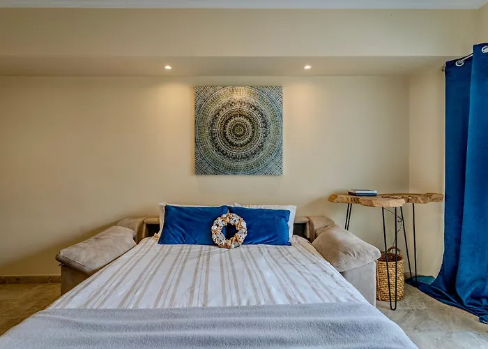 Luxury On The 아데제